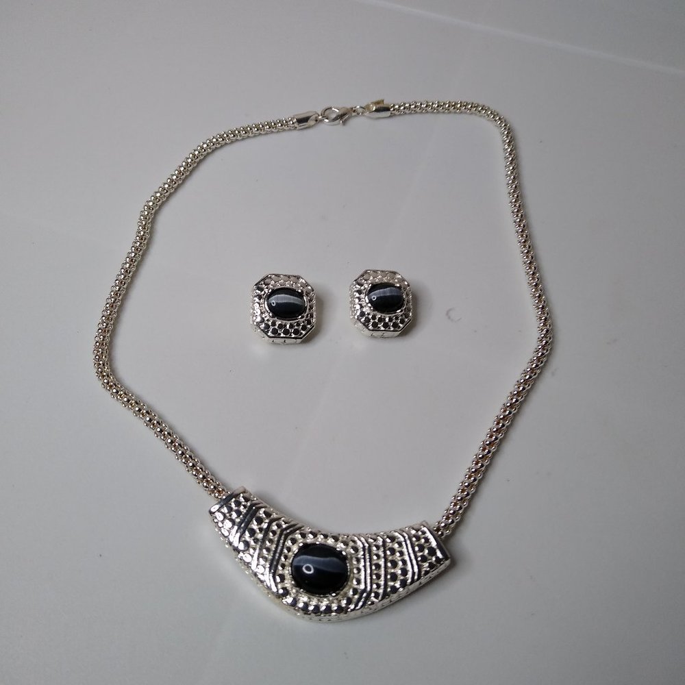 Vintage Roman Brand Metal And Glass Necklace And Clip On Earring Set